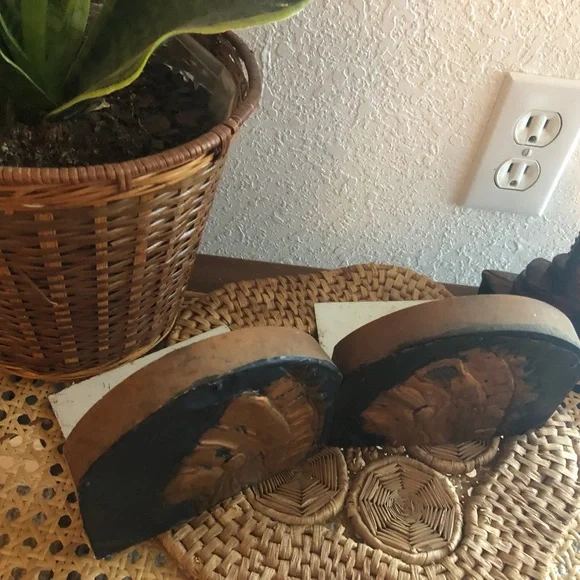 Vintage Handmade Metal/Tin & Wooden Cooper Indian Head Bookend Pair - Picture 6 of 7